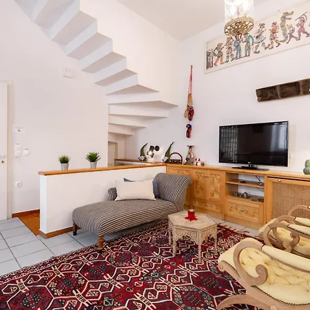 Athenian Getaway In Plaka With Acropolis View By Athenian Homes * Athene
