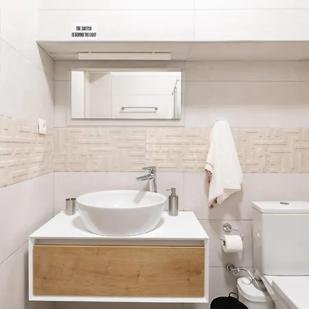 Athenian Getaway In Plaka With Acropolis View By Athenian Homes
