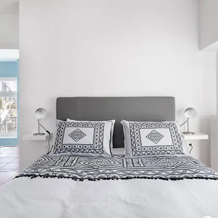 Athenian Getaway In Plaka With Acropolis View By Athenian Homes Athene