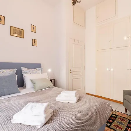 Athenian Getaway In Plaka With Acropolis View By Athenian Homes *